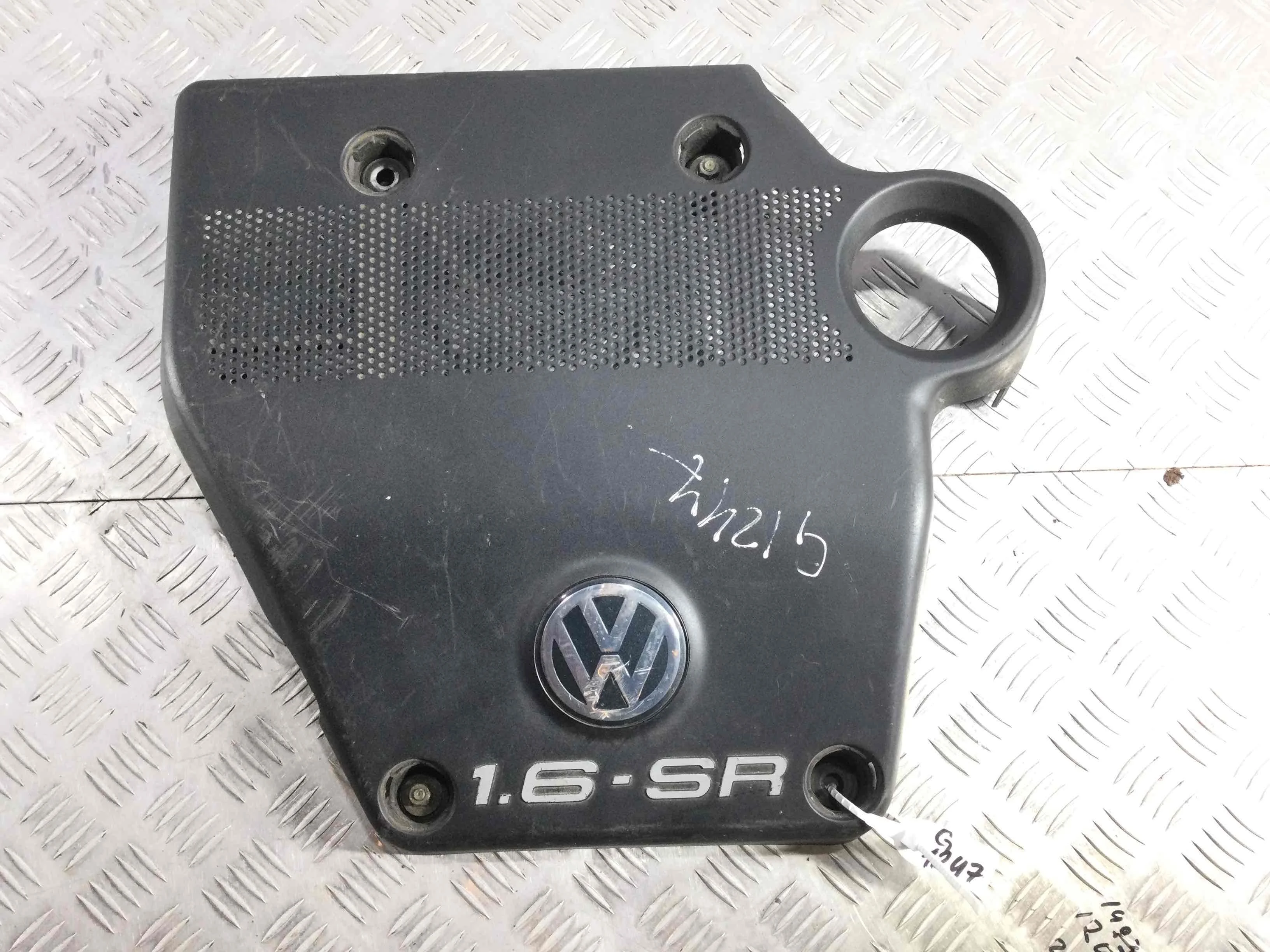 Декоративная крышка двигателя Volkswagen Golf 4 поколение (1997-2004) бензин 1.6 i Механика Х/б