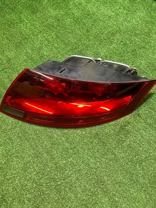 Фонарь в крыло Audi TT 8J