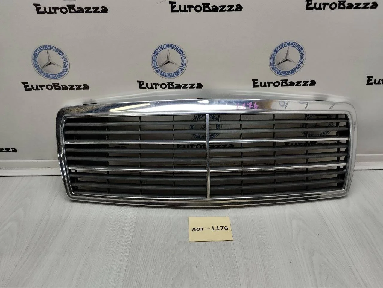 Решетка радиатора Mercedes W202