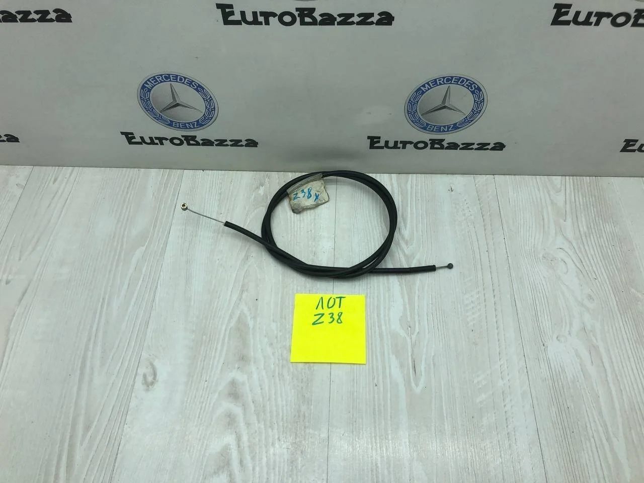 Трос открывания капота Mercedes W203