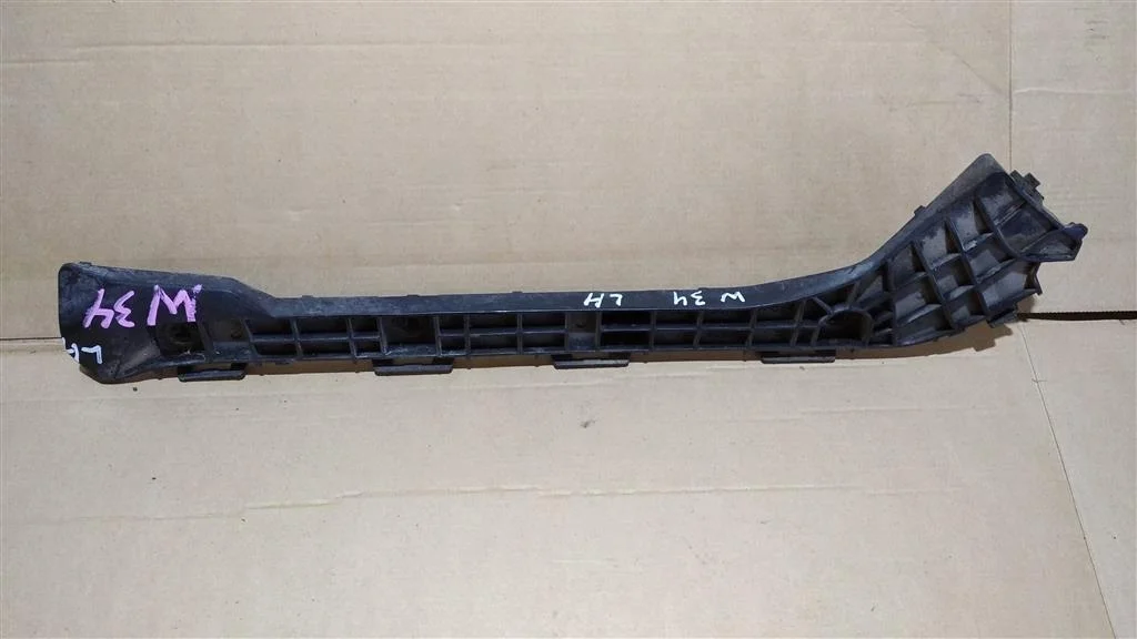 Б.у. крепление бампера зад TOYOTA PRIUS ZVW30 TOYOTA PRIUS ZVW30
