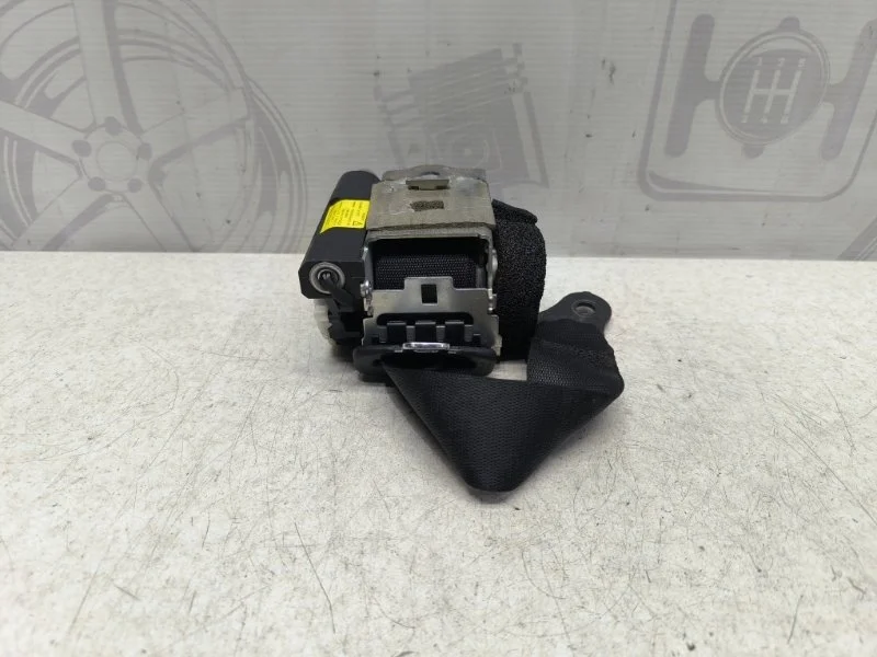 Ремень безопасности задний правый Mercedes-benz 2008 W204