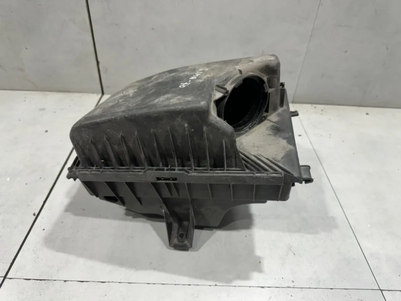Корпус воздушного фильтра Volvo S80