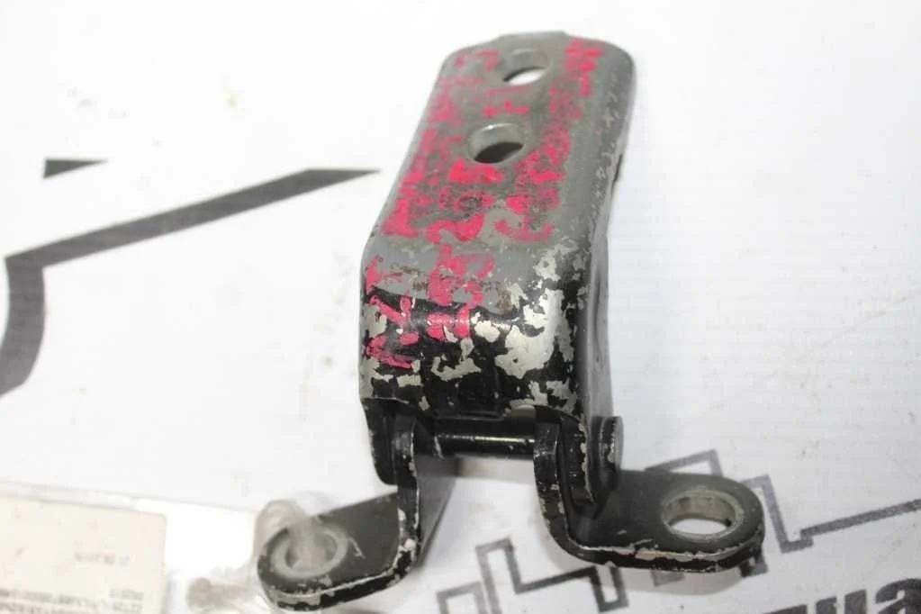 ПЕТЛЯ ДВЕРИ TOYOTA ... SIENTA VITZ VOXY WILL CYPHA WISH YARIS ... ZCT10 ZCT15 ZNE10G ZNE14G ZZT250 ZZT251 ПЕРЕДНИЕ ЛЕВЫЕ ВЕРХНИЕ 687200D010 6872044020 6872052010