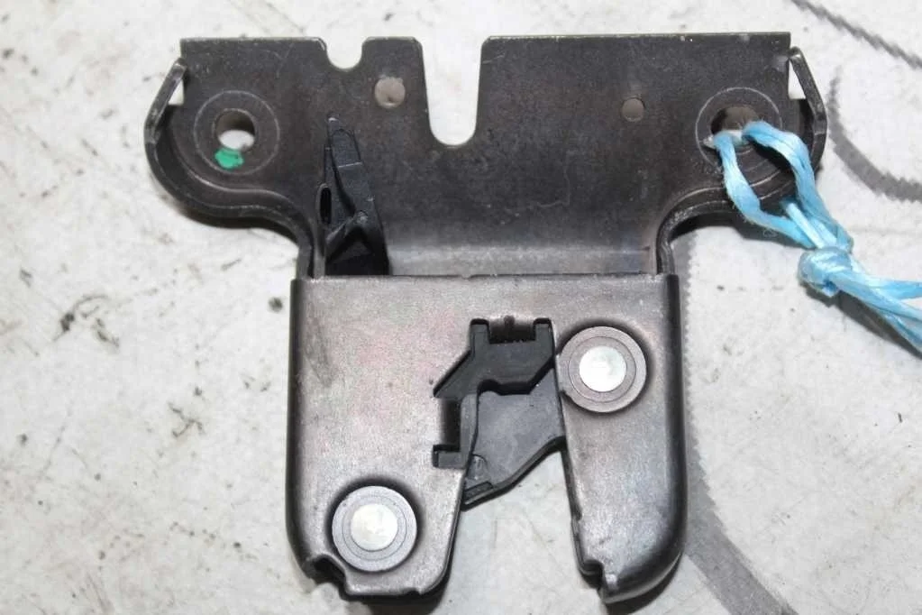 ЗАМОК БАГАЖНИКА AUDI VOLKSWAGEN SEAT A4 A5 A6 A8 EOS EXEO JETTA PASSAT PASSAT CC 1K2 357 358 362 3C2... 8K2 8T3 8TA B6 B7 B7 B8 C6 D3 4F5827505D SEDAN