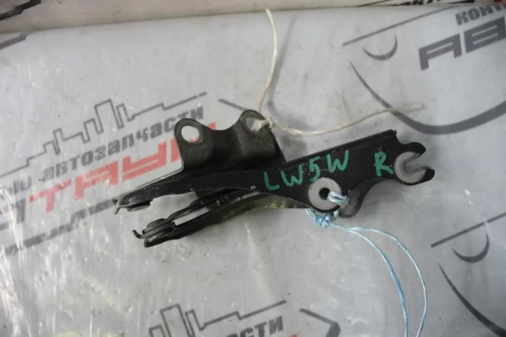 КРОНШТЕЙН КАПОТА MAZDA MPV LW3W LW5W LWEW LWFW ЛЕВЫЙ ПРАВЫЙ КОМПЛЕКТ 2 ШТ. LC6252410B LC6252420B