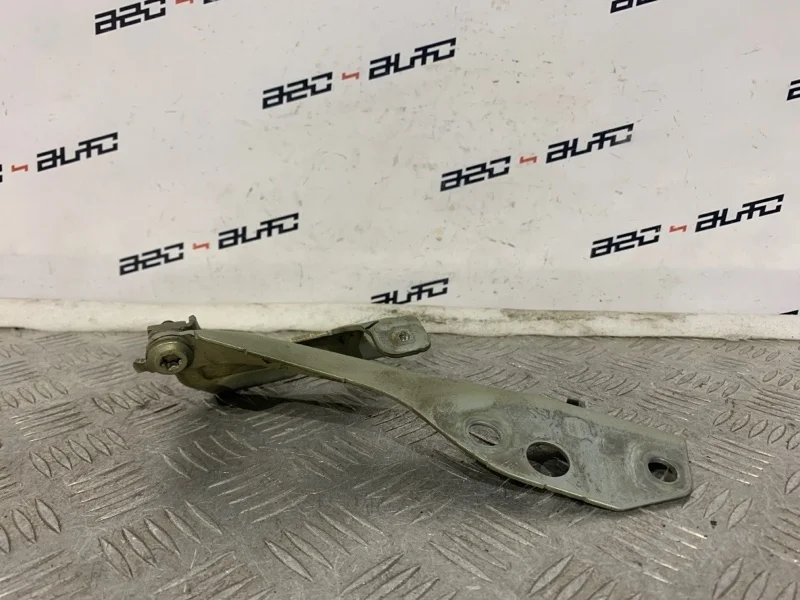 Петля капота Volvo C30 2009 30753597 1, левая