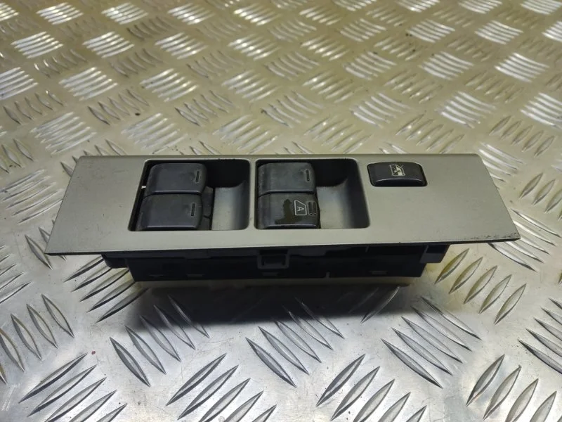 Блок управления стеклоподъемниками Nissan Navara (D40) 2004-2015 2007 Пикап