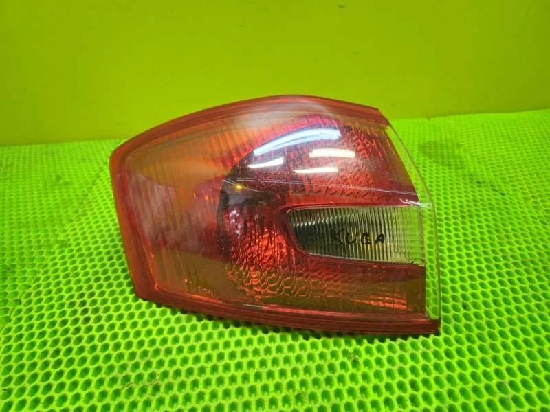 Фонарь внешний Ford Kuga 2010