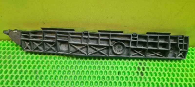 Крепление бампера Lexus RX 350 2006 XU30