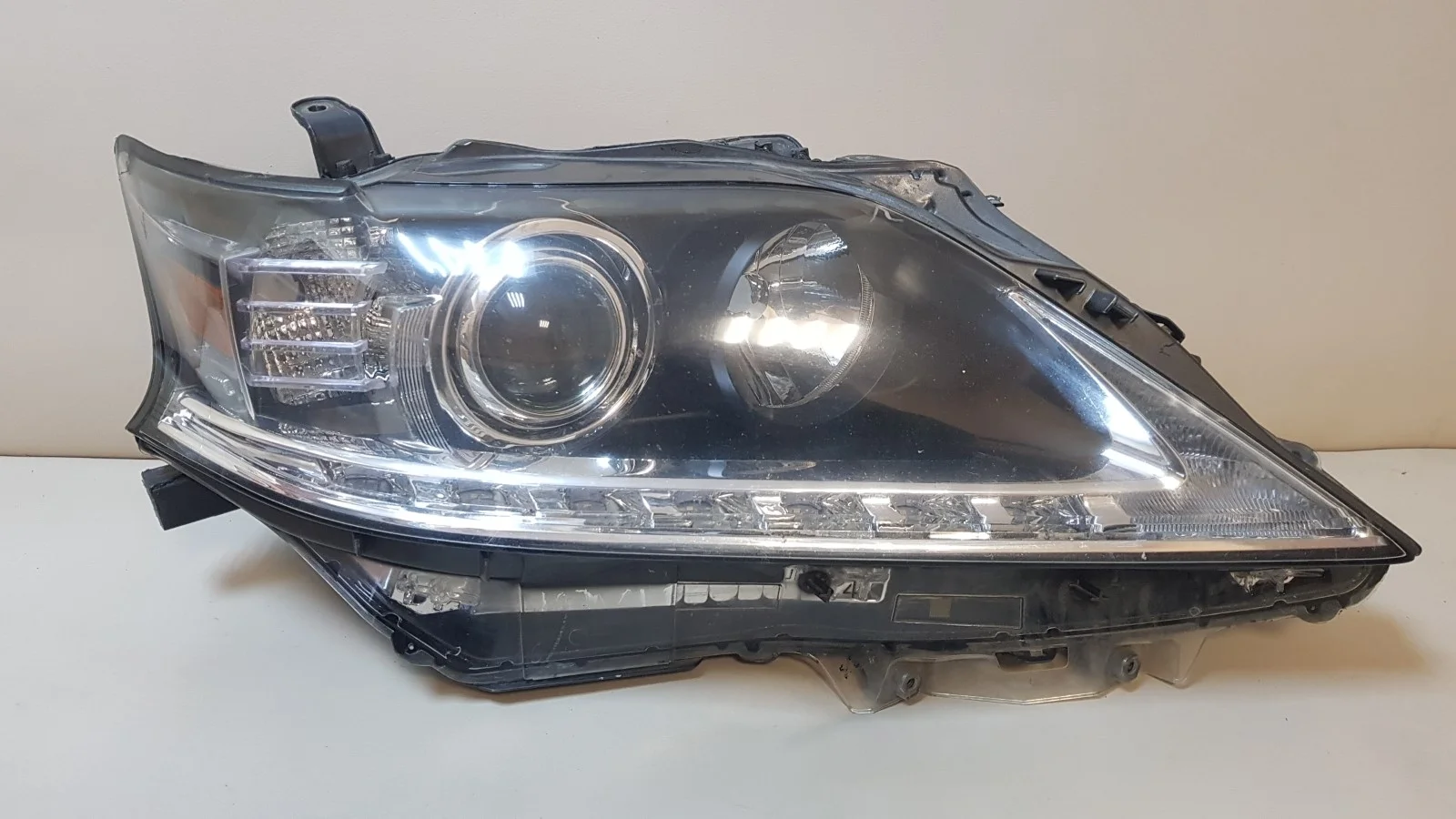 фара правая LEXUS RX 3, AGL10 GGL15 GGL10 GYL15 Правый  8114548B20 2008-2015 (контрактная запчасть)