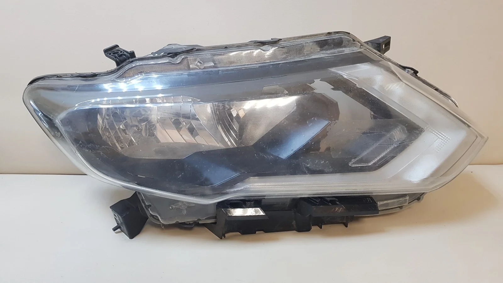 фара правая NISSAN X TRAIL 3, T32 Правый  260106FP1A 2013-2022 (контрактная запчасть)