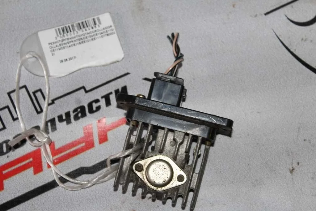 РЕОСТАТ ПЕЧКИ РЕЗИСТОР TOYOTA ... SPRINTER SPRINTER CARIB SPRINTER MARINO SPRINTER TRUENO ... CE114 CE116 EE101 EE111 3 КОНТАКТА 0778000231
