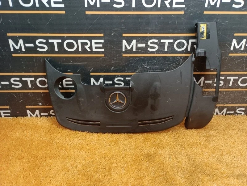Крышка двигателя Mercedes-Benz -Class 2011 W204