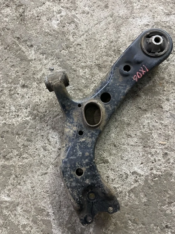Рычаг передний нижний левый Toyota Rav 4 (Ca40) (2012-2019) 2013 4806942060 2.0 D 1ADFTV