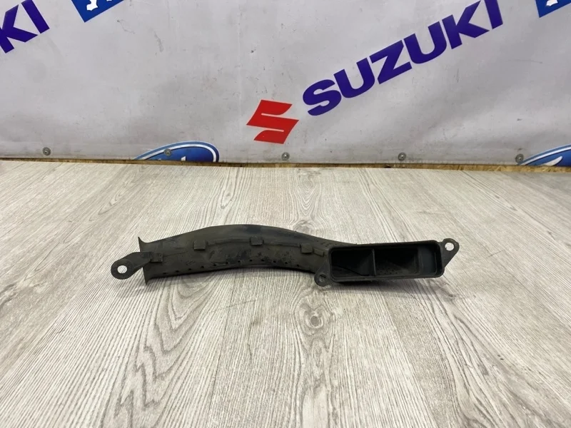 Воздухозаборник FORD FOCUS 3 2013