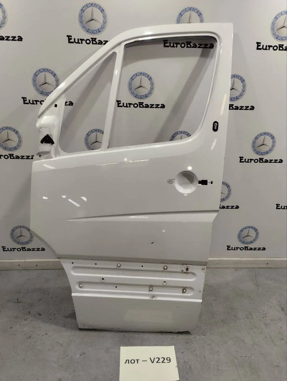 Дверь передняя левая Mercedes W906