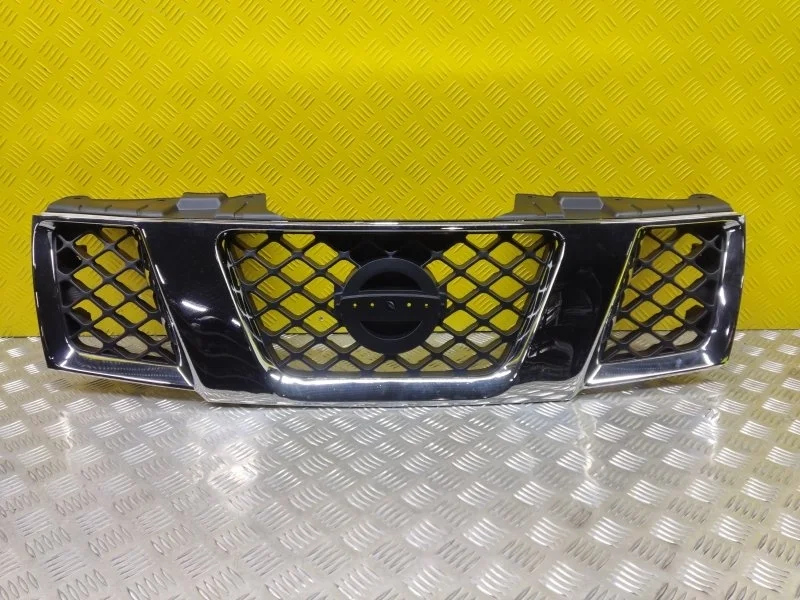 Решетка радиатора Nissan Navara (D40) 2004-2015 2008