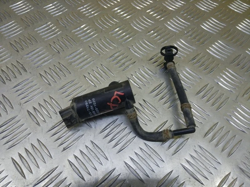 Насос омывателя фар Toyota Land Cruiser Prado 150 (2009-2023) 2012