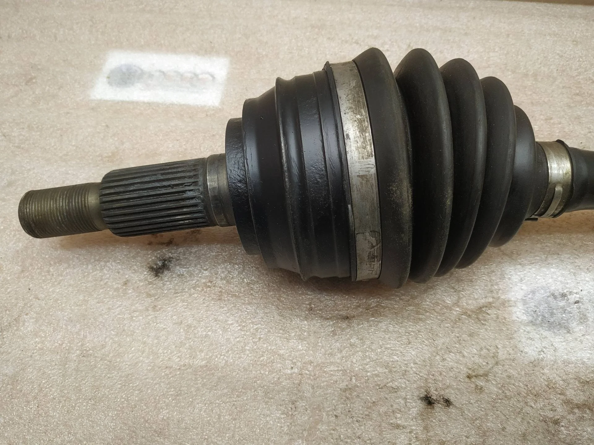 полуось передняя Volkswagen Touareg 2 7P6 2011