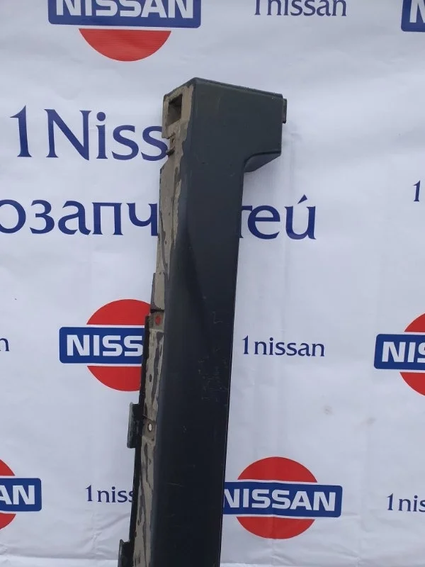 Накладка на порог наружная Nissan 768514CM0B, левая