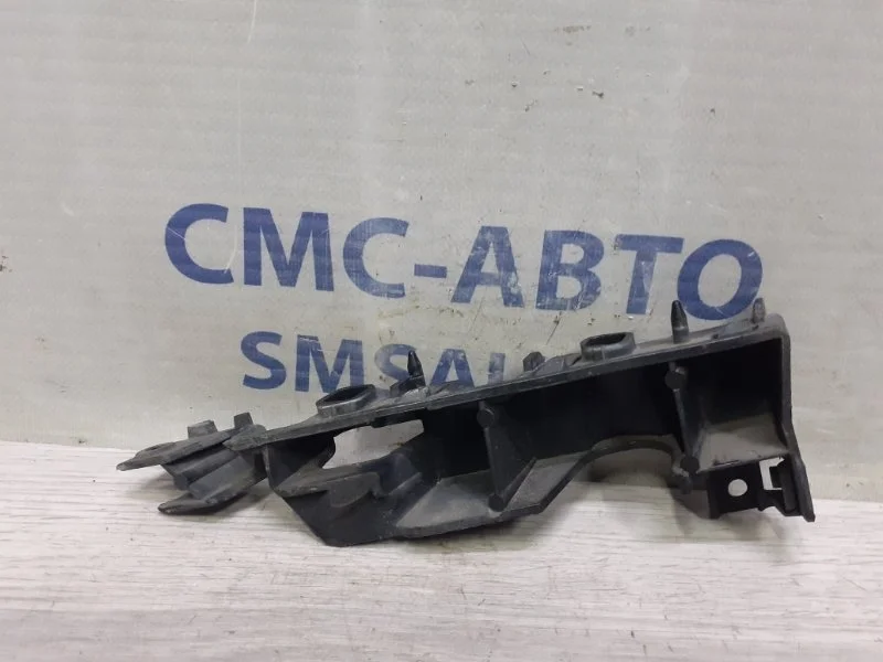 Кронштейн бампера Audi A6 2014 4G0807284 C7 3.0 CGW, передний правый