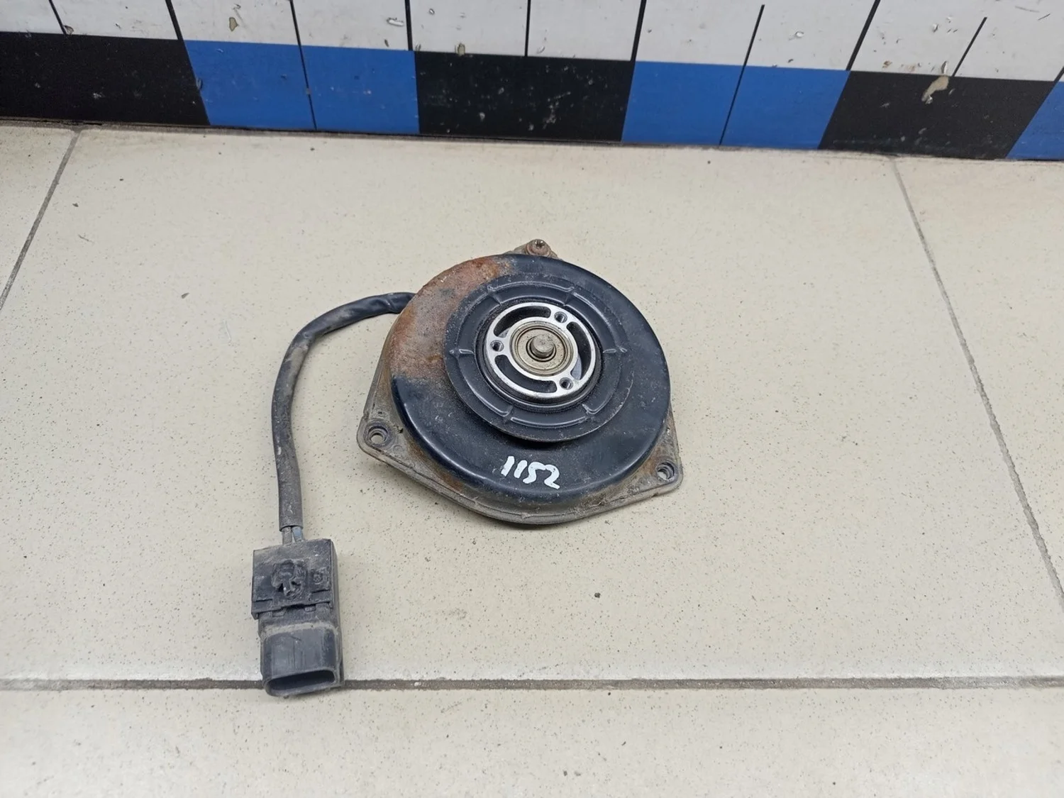 Моторчик вентилятора LX 570