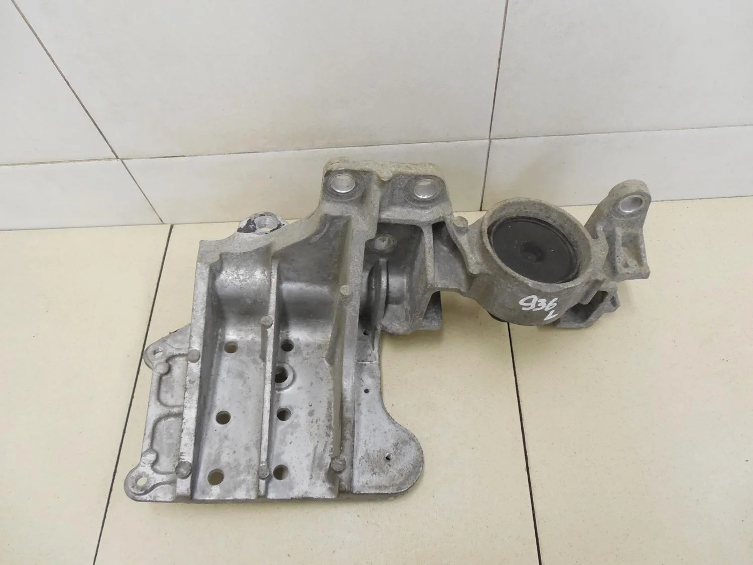 Опора КПП левая Qashqai (J10) 2006-2014