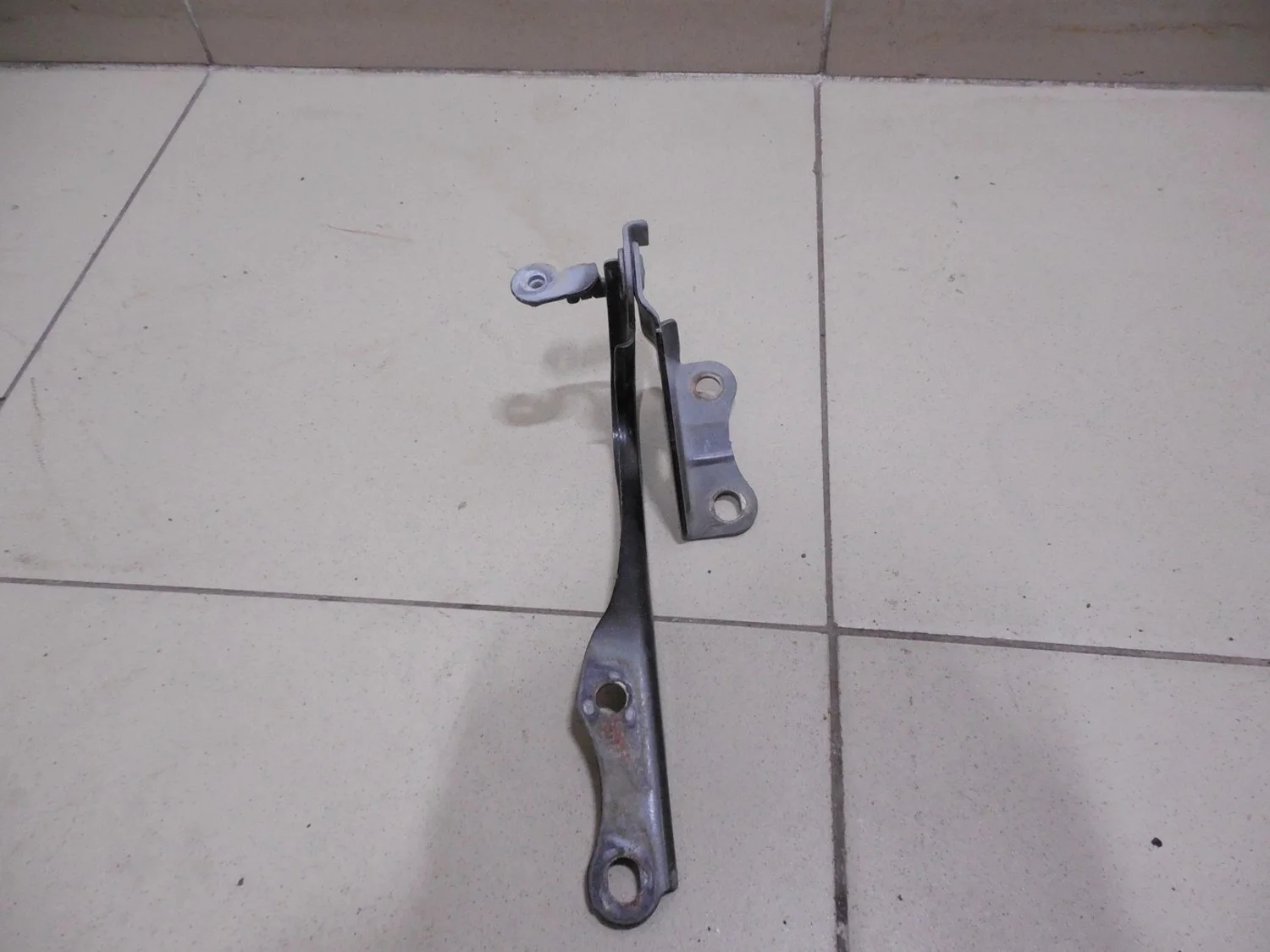 Петля капота левая RAV 4 2006-2013