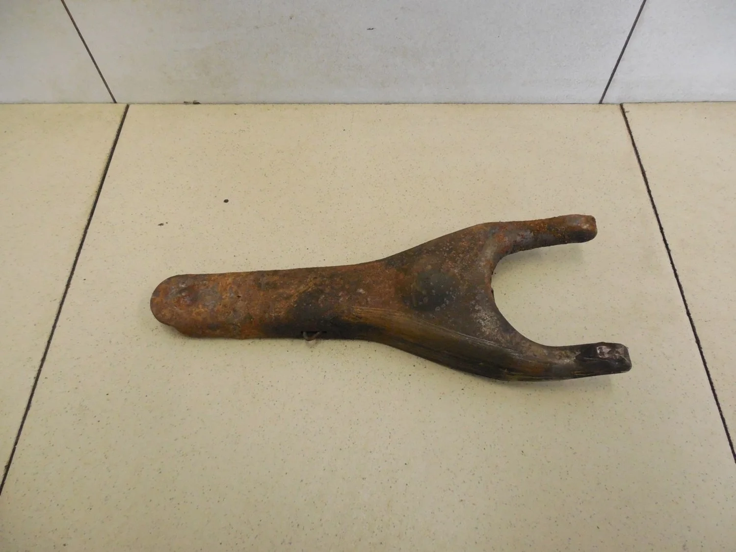 Вилка сцепления Avensis II 2003-2008