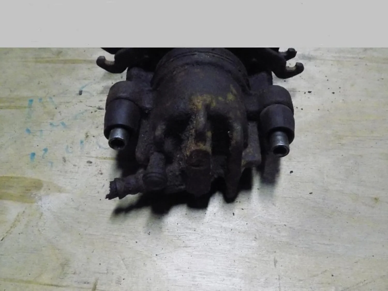 Суппорт передний правый Focus I 1998-2004