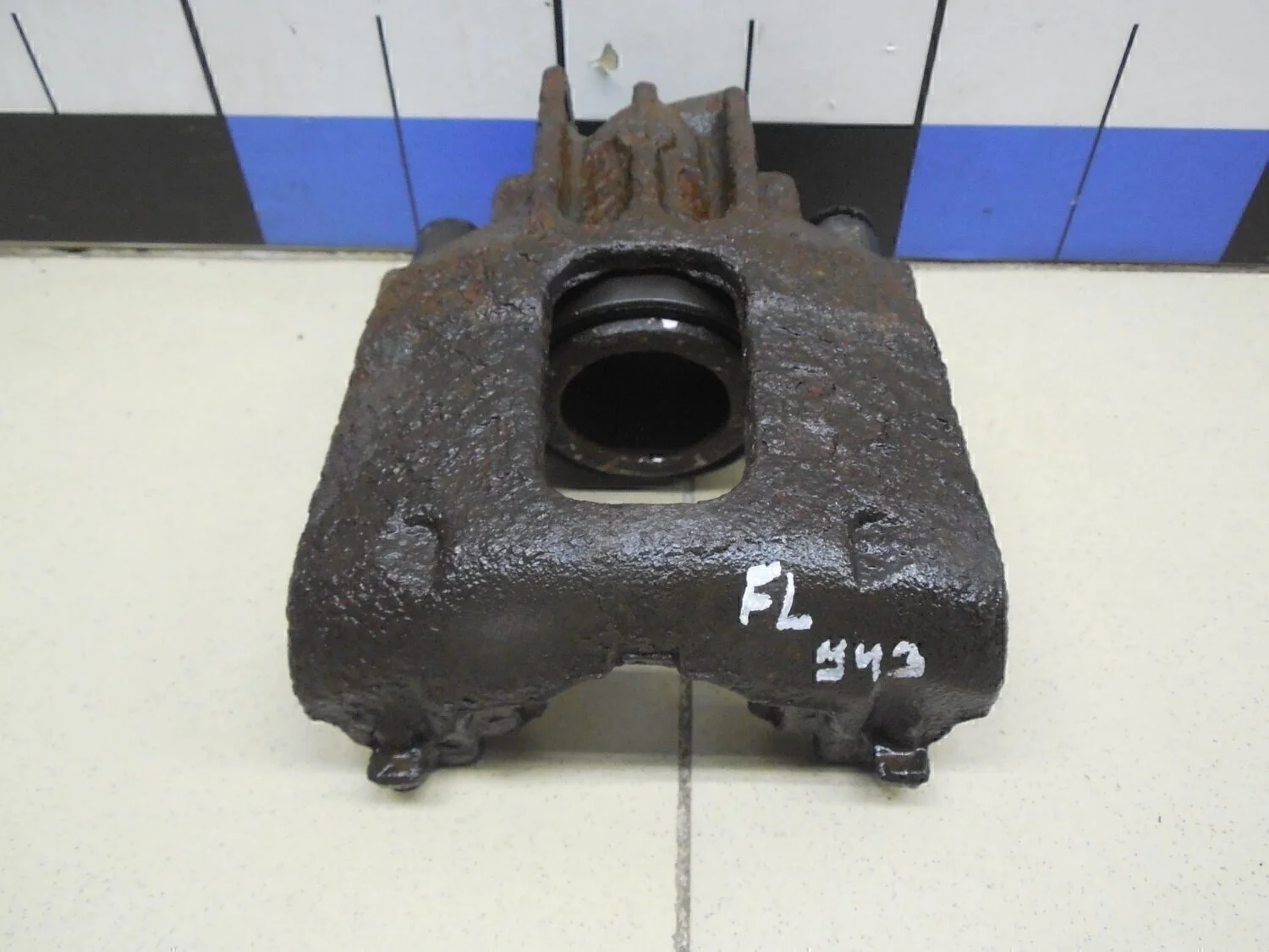 Суппорт передний левый Focus I 1998-2004