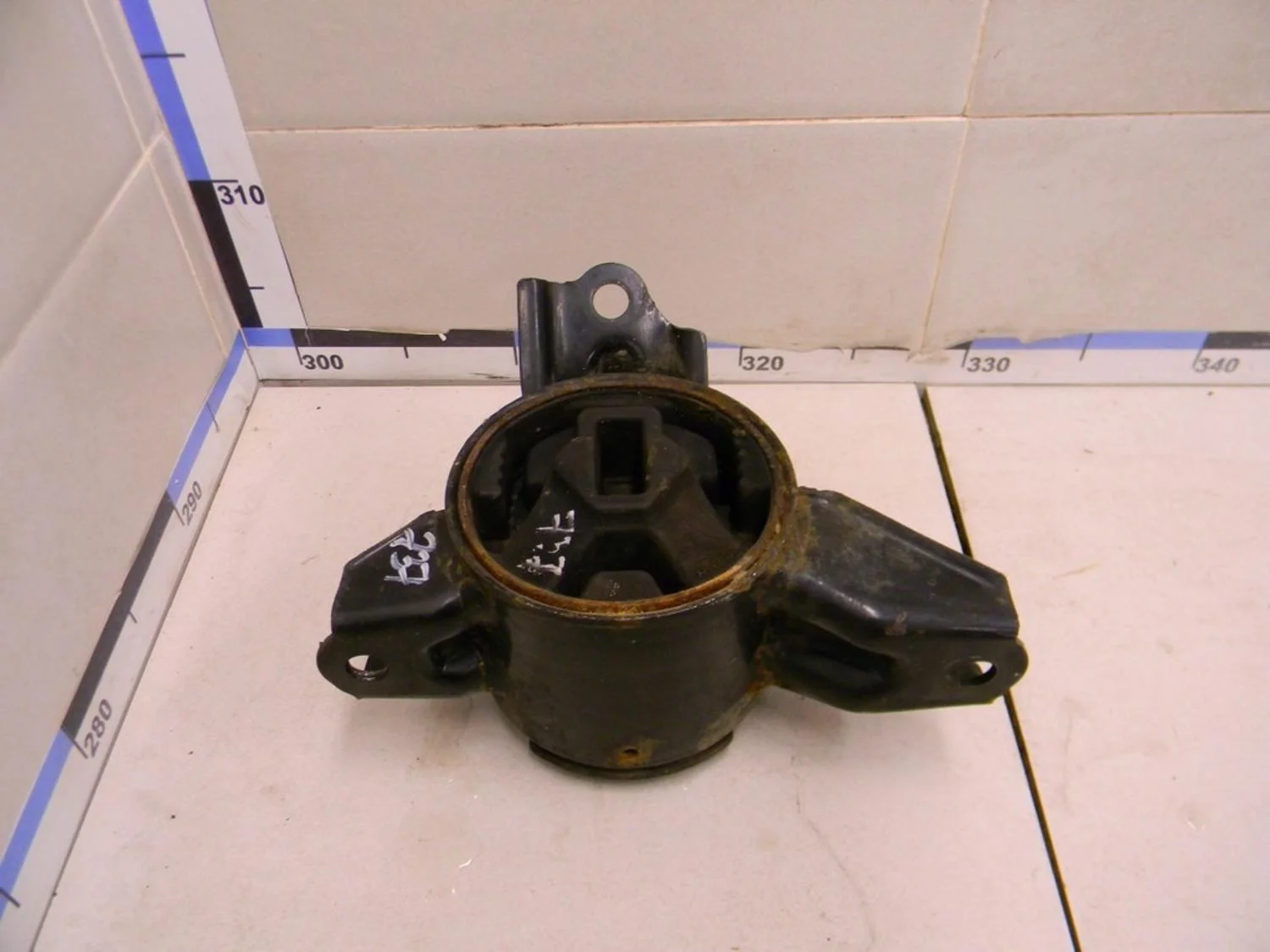 Опора двигателя левая Sportage 2010-2015