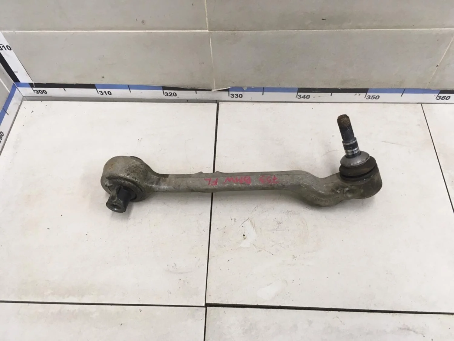 Рычаг передний нижний левый 1-серия E87/E81 2004>