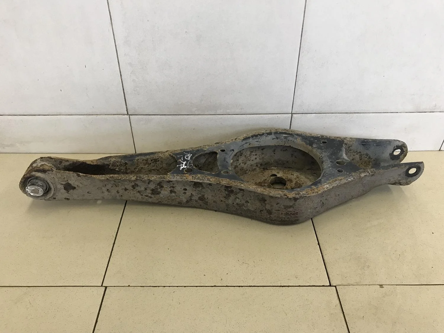 Рычаг задний нижний Passat [B6] 2005-2010