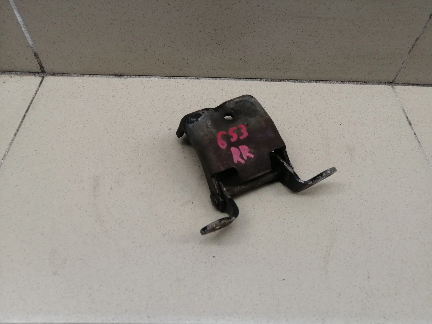 Петля двери багажника LX 570