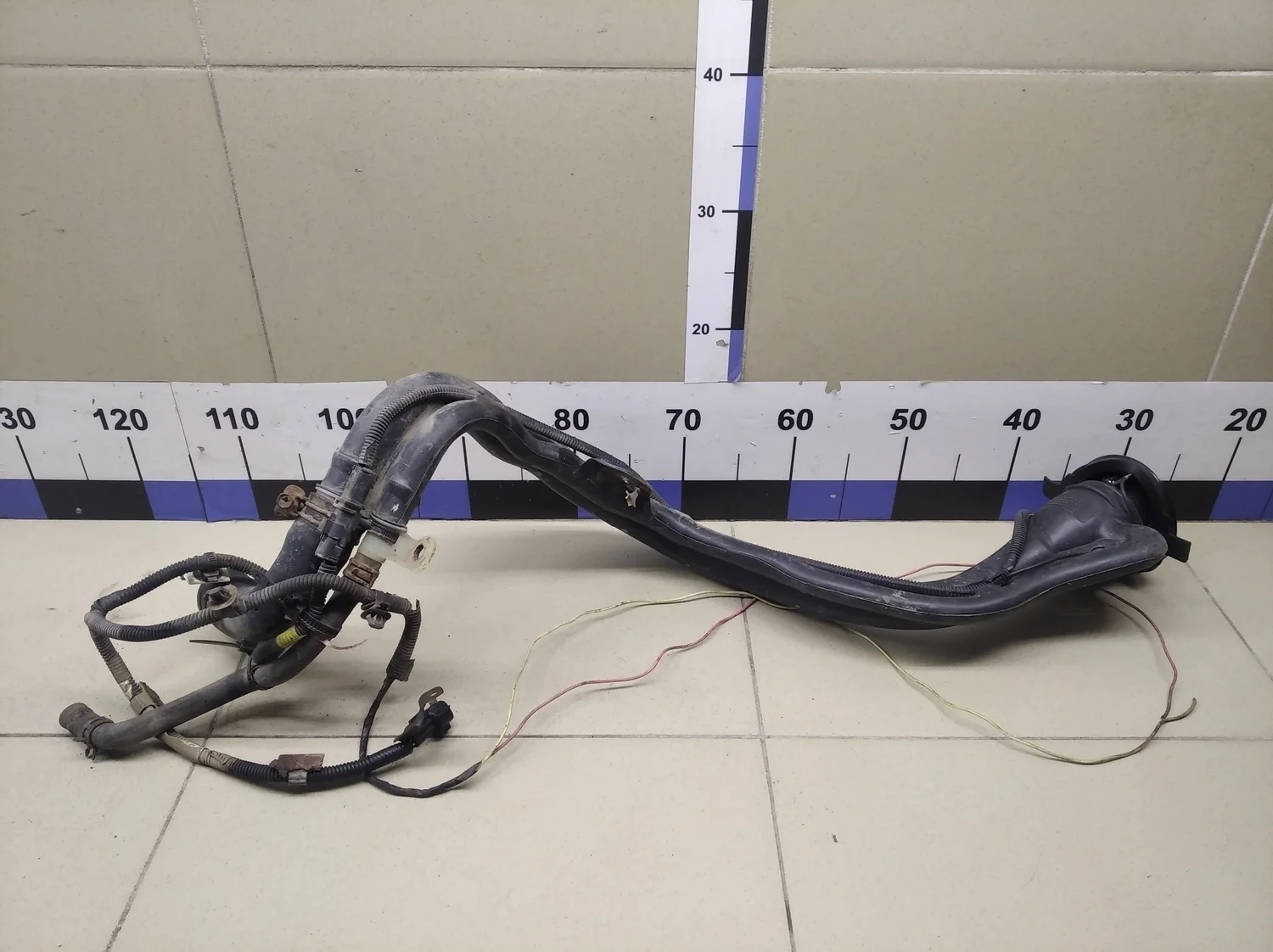Горловина топливного бака C-Crosser 2008-2013