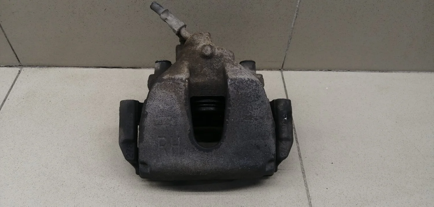 Суппорт передний правый Focus II 2005-2008