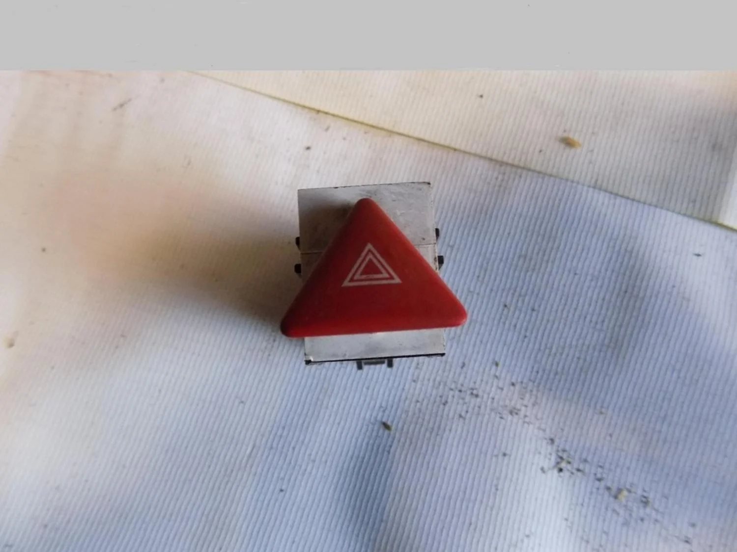 Кнопка аварийной сигнализации Passat [B6] 2005-2010