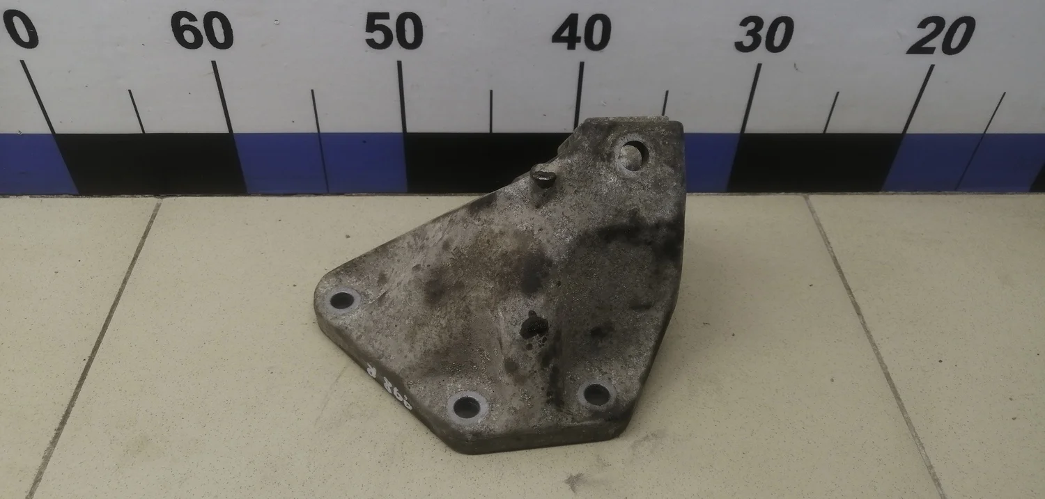 Кронштейн двигателя правый 5-серия F10/F11 2009>