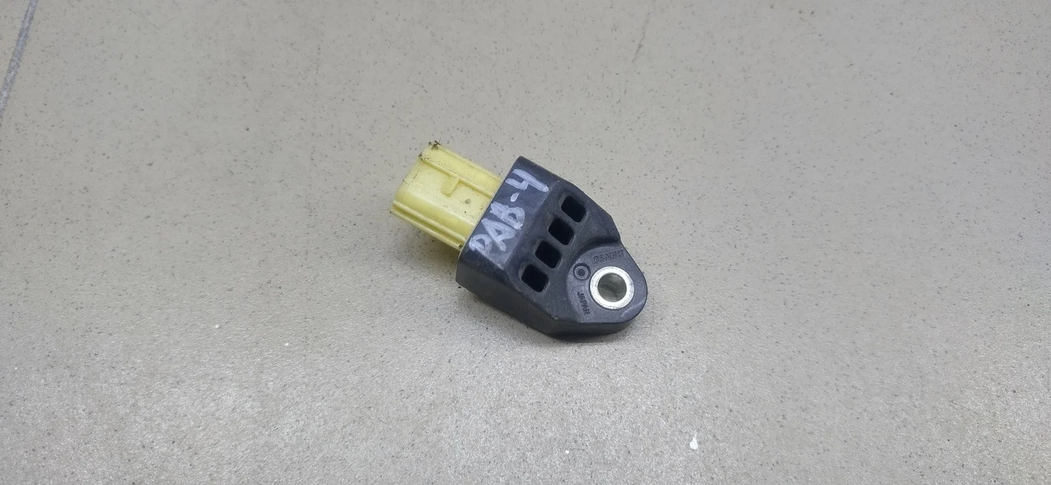 Датчик AIR BAG RAV 4 2006-2013