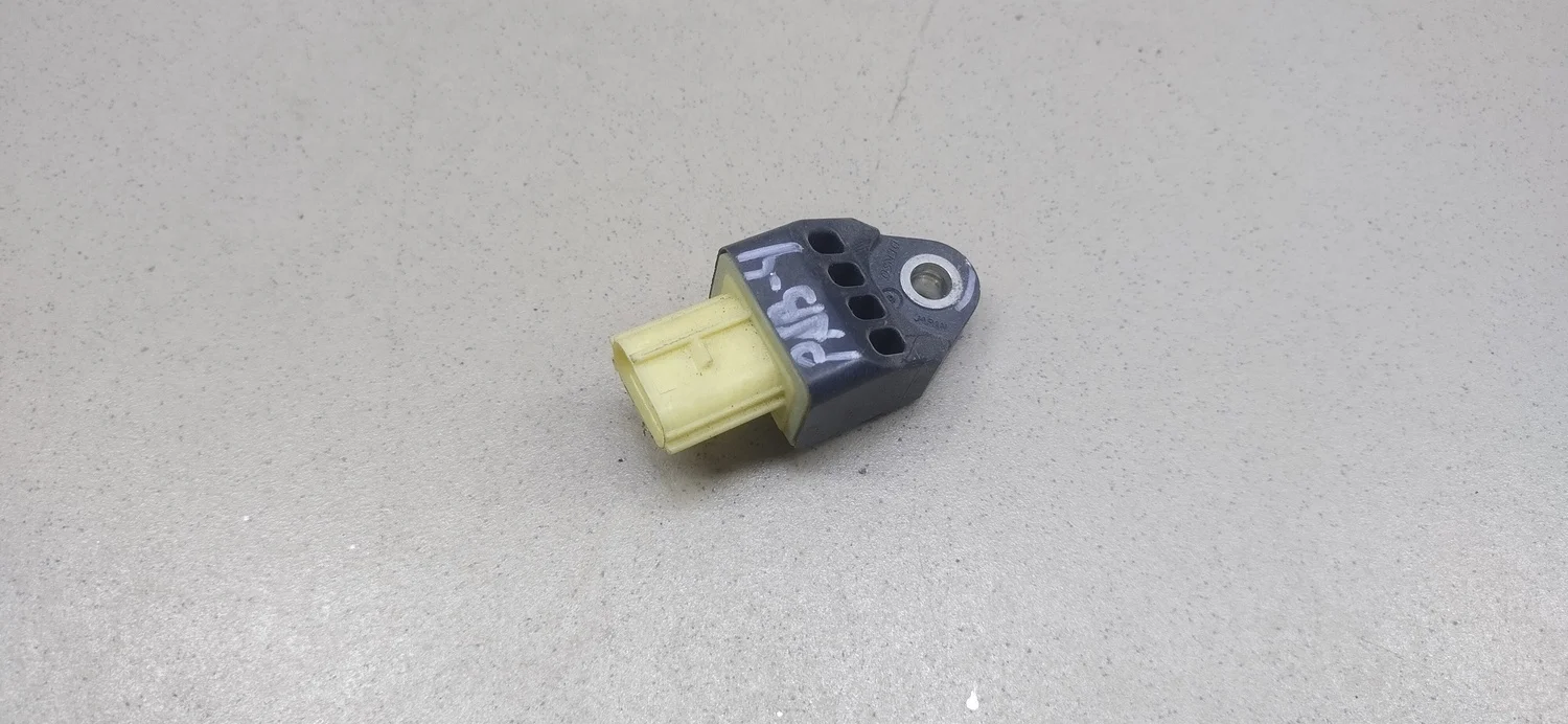 Датчик AIR BAG RAV 4 2006-2013