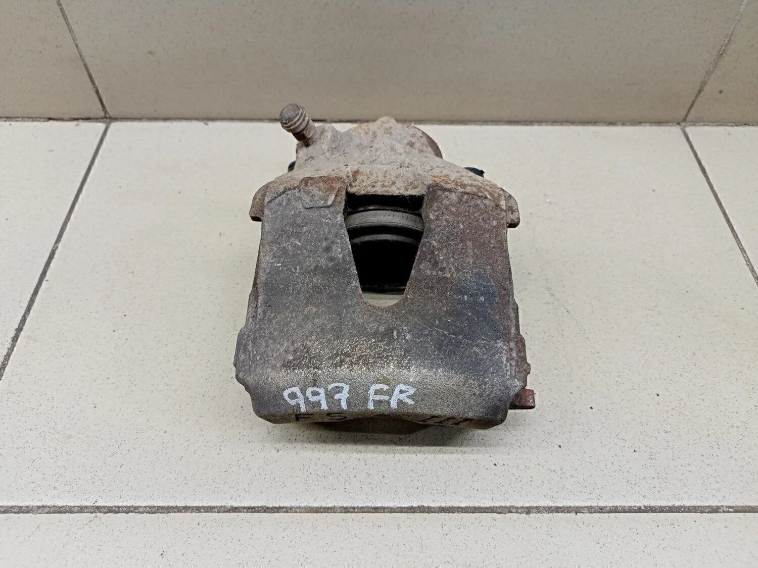 Суппорт передний правый A3 (8L1) 1996-2003