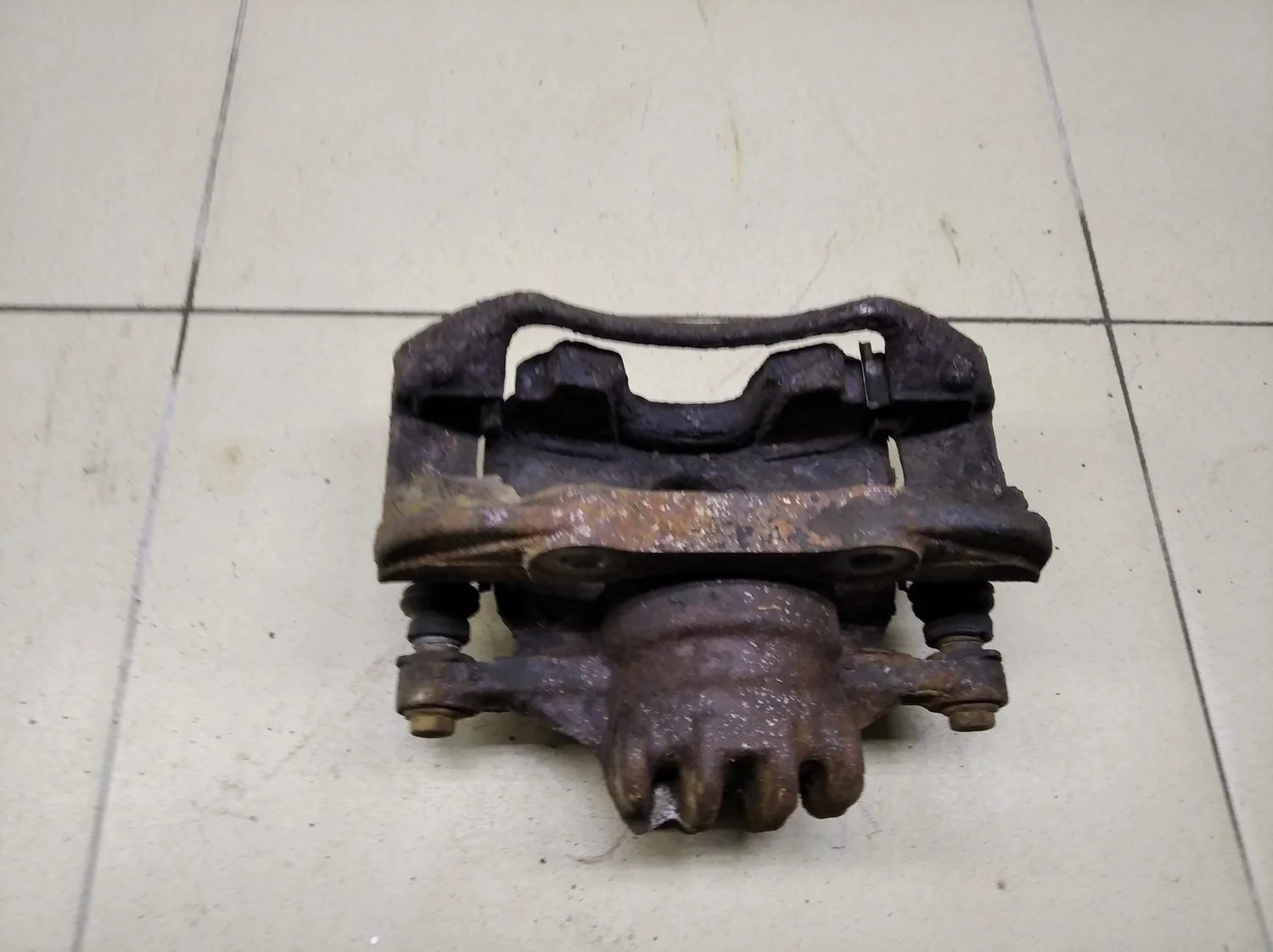 Суппорт передний правый C4 II 2011>