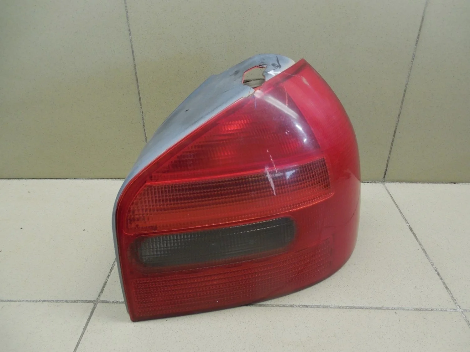 Фонарь задний правый A3 (8L1) 1996-2003