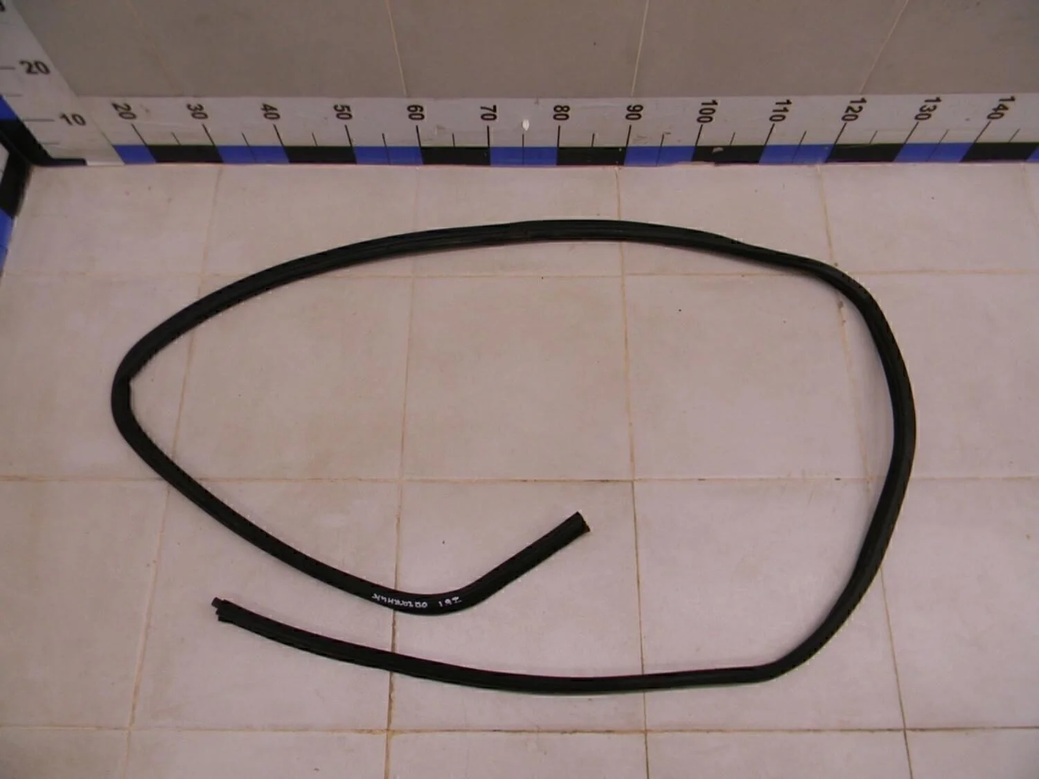 Уплотнитель багажника Logan 2005-2014