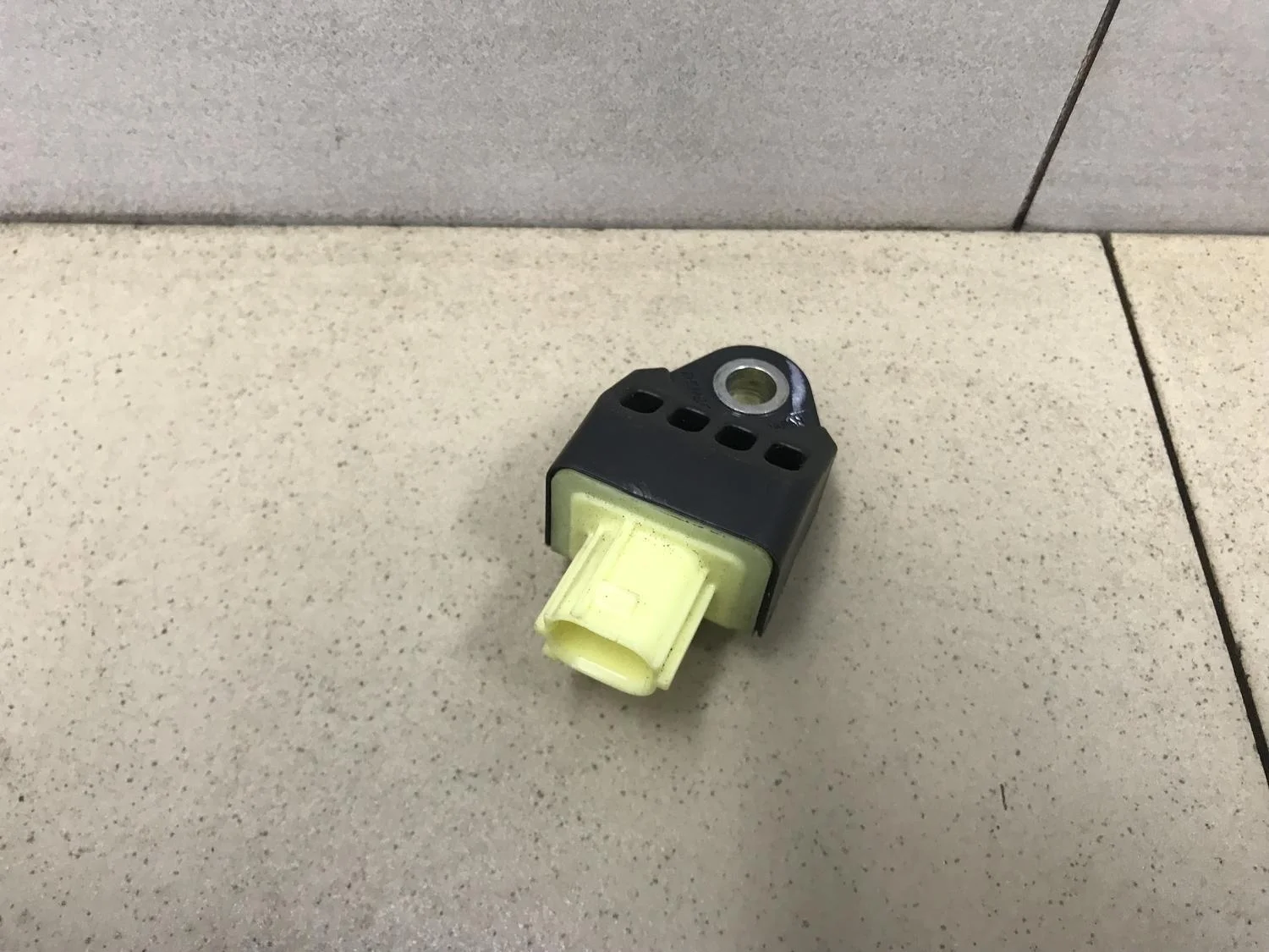 Датчик AIR BAG Camry XV40 2006-2011