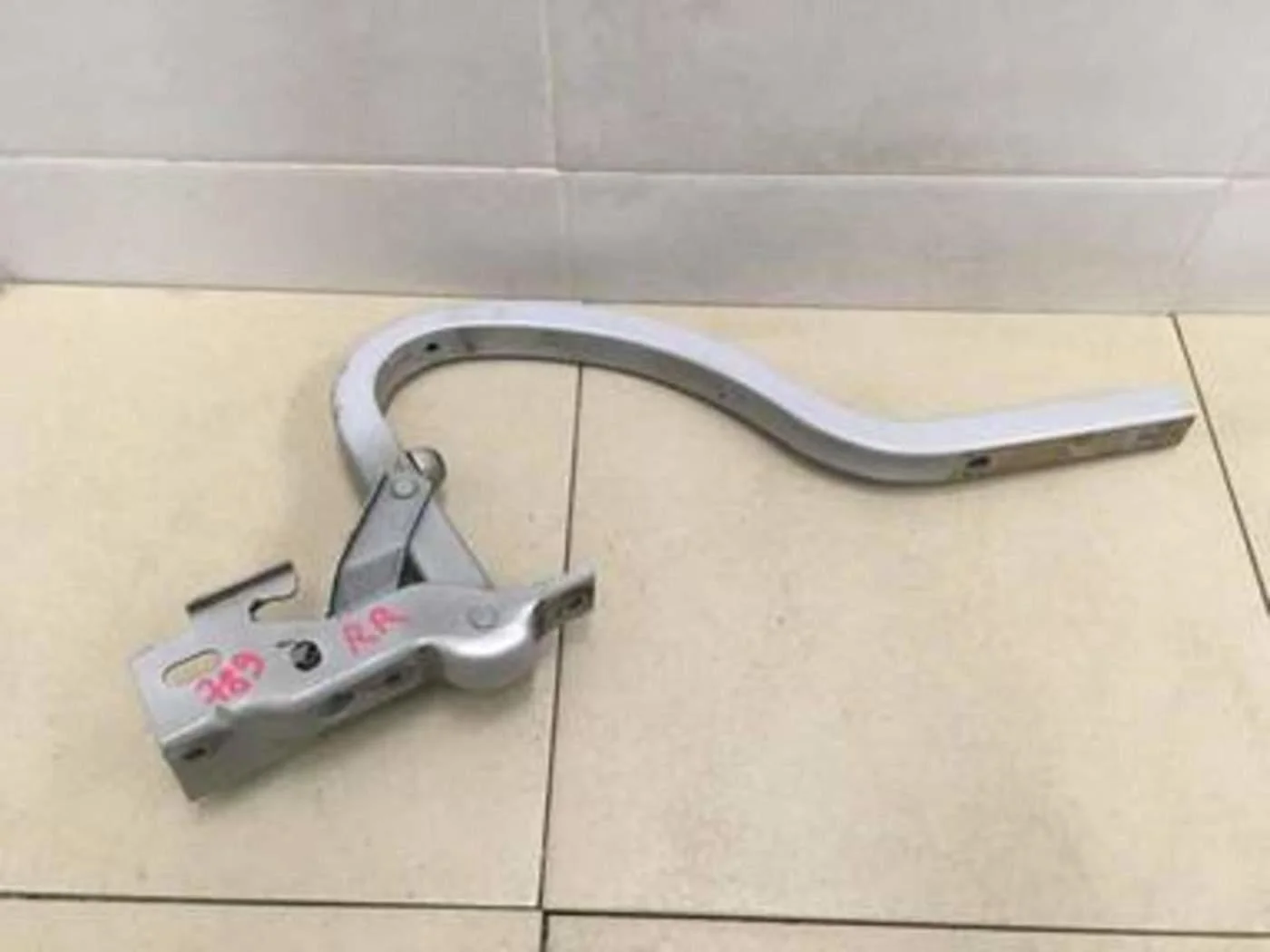 Петля крышки багажника Elantra 2000-2005