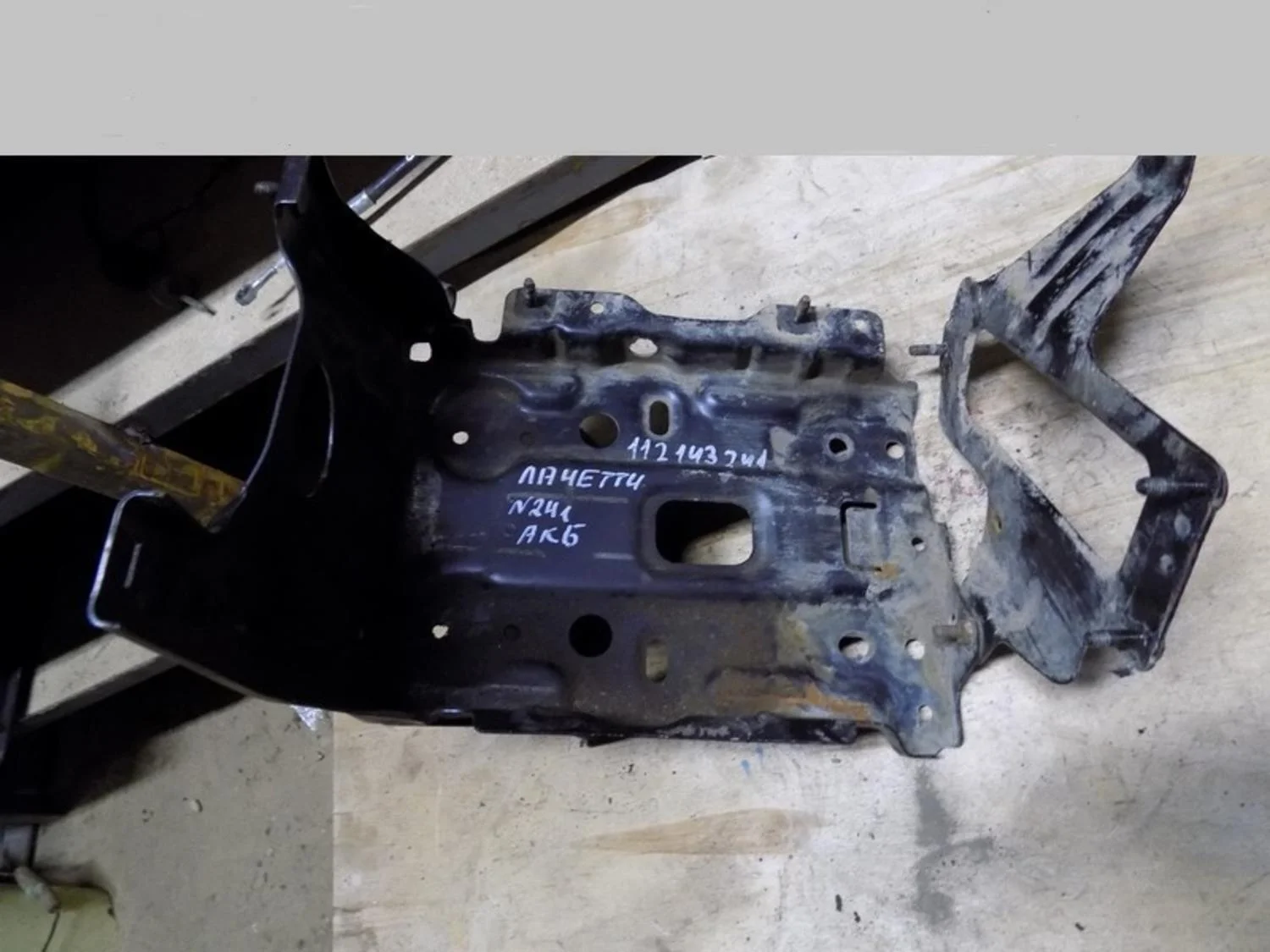 Крепление АКБ (корпус/подставка) Lacetti 2003-2013