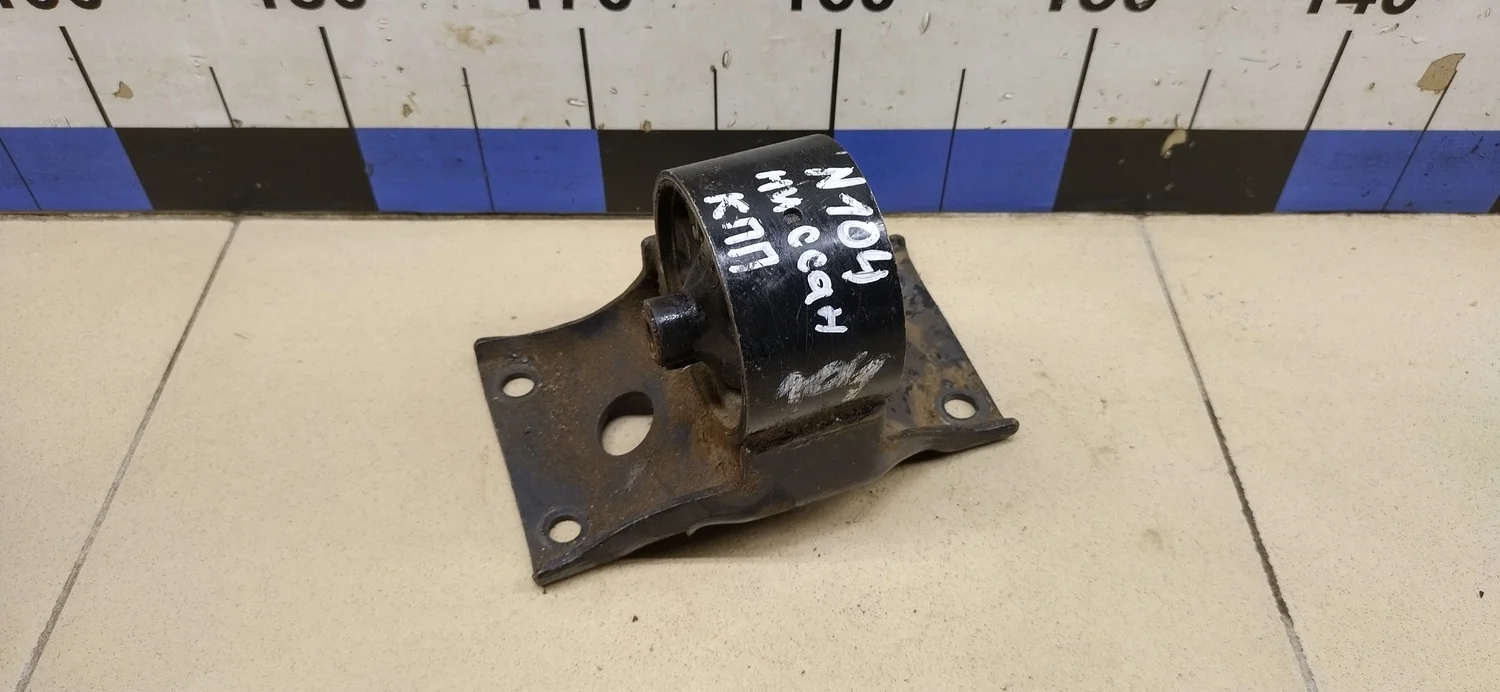 Опора КПП левая Almera N16 2000-2006